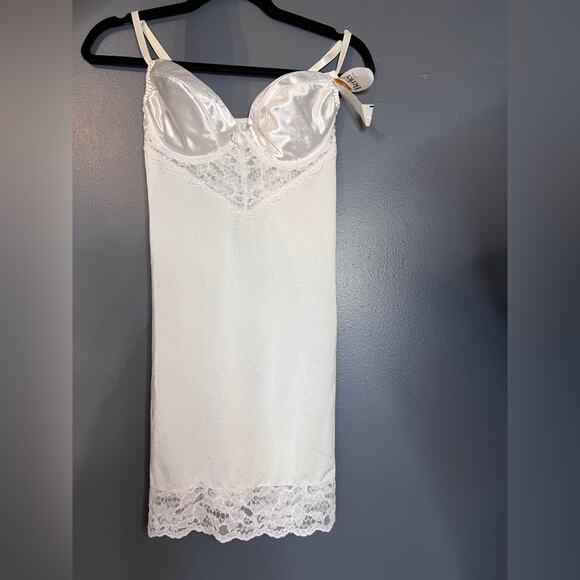 Berlei White Lace Chemise Silky Fabric 34C - Picture 1 of 6